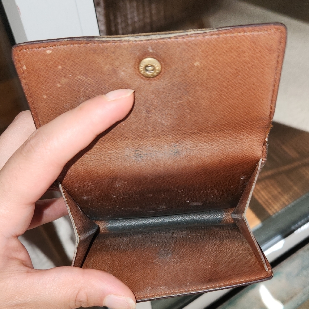 Louis Vuitton Monogram Key Holder in Brown and Gold - Picture 14 of 16
